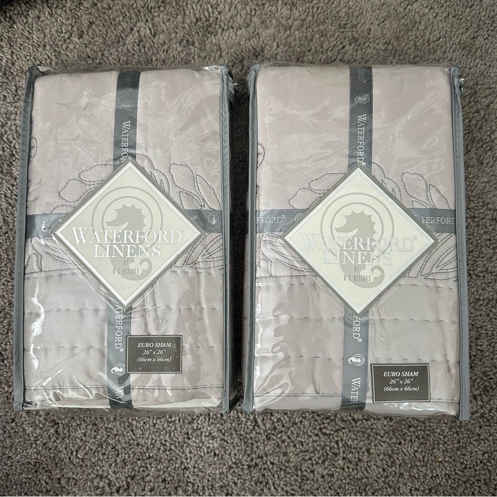 NWT! Waterford Kaylee Euro Sham Pillow Thistle Lavendar Silver Floral  set of 2